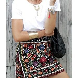 Mi Ami Rosie Embroidered Floral‎ Scandinavian Mini Skirt Black S